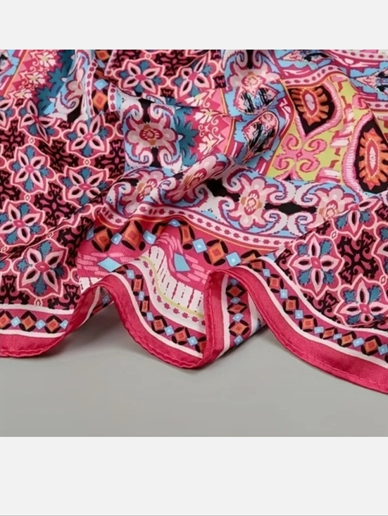 Elegant Pink Paisley Silk Scarf - Versatile Women's Accessory - Picture 4 of 5
